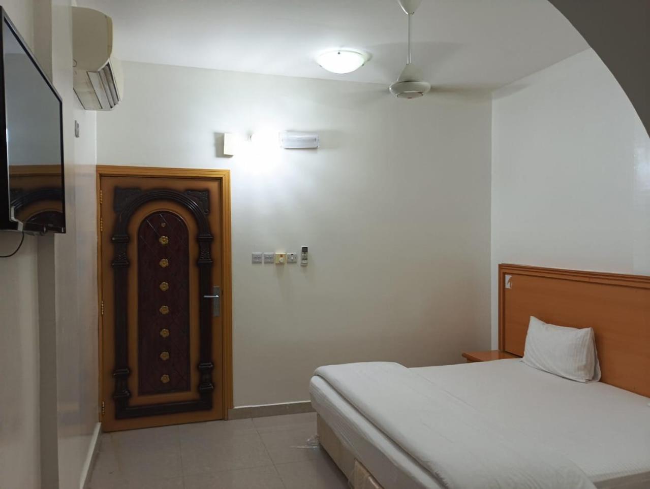 Arabian Sands Hotel فندق الرمال العربية Haima Bagian luar foto