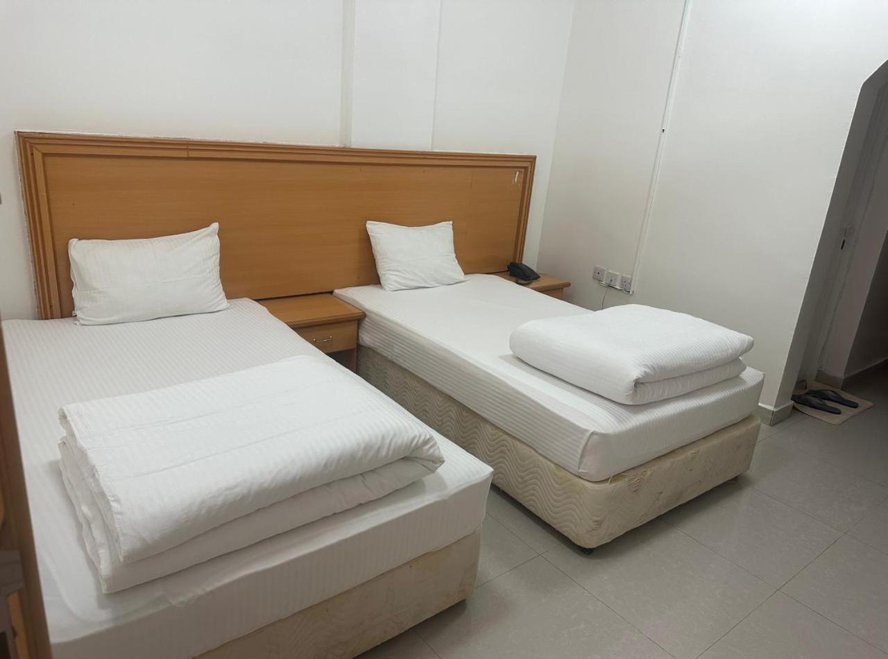 Arabian Sands Hotel فندق الرمال العربية Haima Bagian luar foto