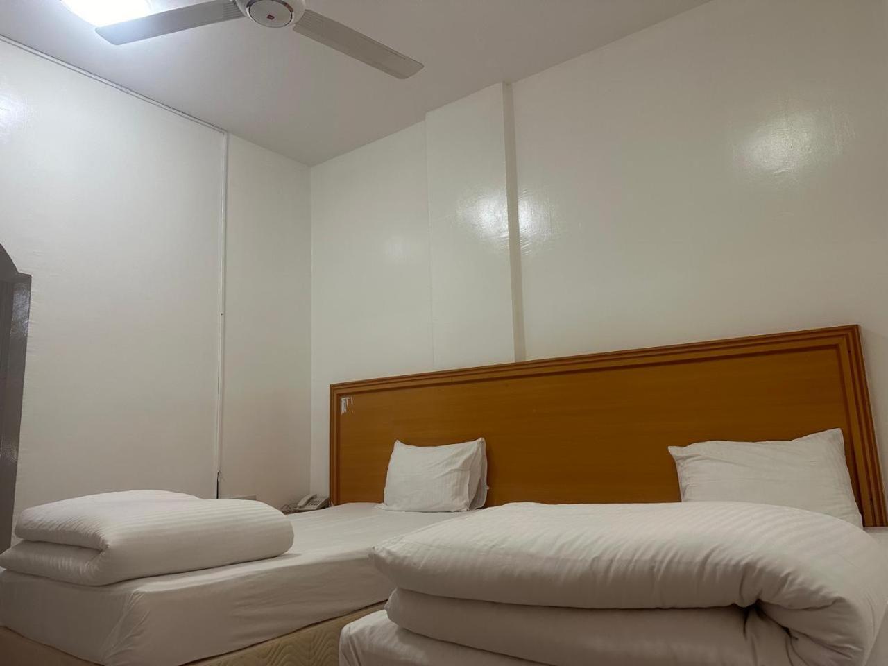 Arabian Sands Hotel فندق الرمال العربية Haima Bagian luar foto